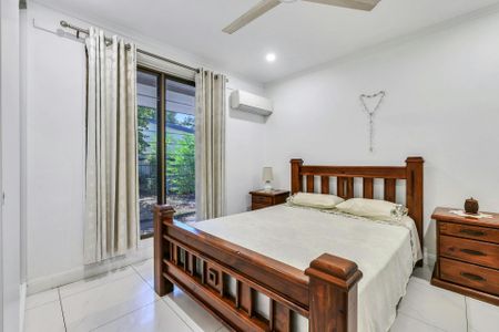 FAMILY HOME WITH SOLAR - Photo 5