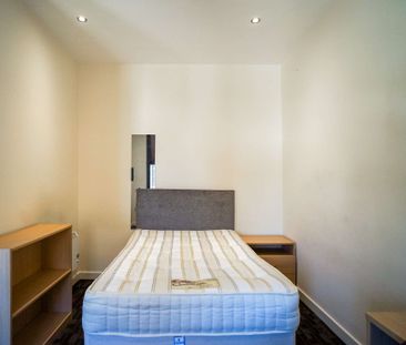 Flat 1, Gladstone Buildings, 1 St James Row, S1 2EU - Photo 1