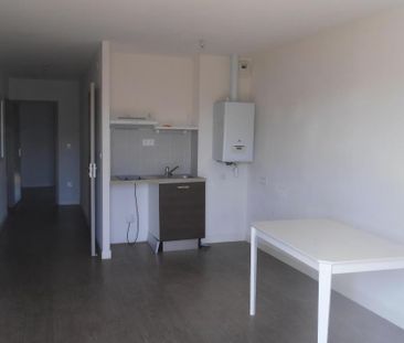 Location Appartement 2 pièces 41m² BUZANCAIS 36500 - Photo 4