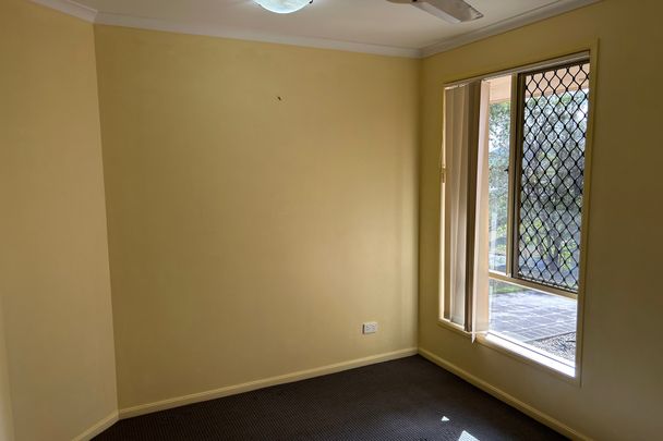 17 Wivenhoe Close - Photo 1