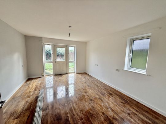 Two storey semi detached home on Selkirk Street, Derby. Offered unfurnished and available now. Features 3 bedrooms 1 bathroom, parking and garden access. Family friendly, EPC TBC. Council Tax Band A. Contact Property Options to view. - Photo 1