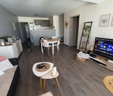 Location Appartement 2 pièces 55m² ST RAMBERT D ALBON 26140 - Photo 2