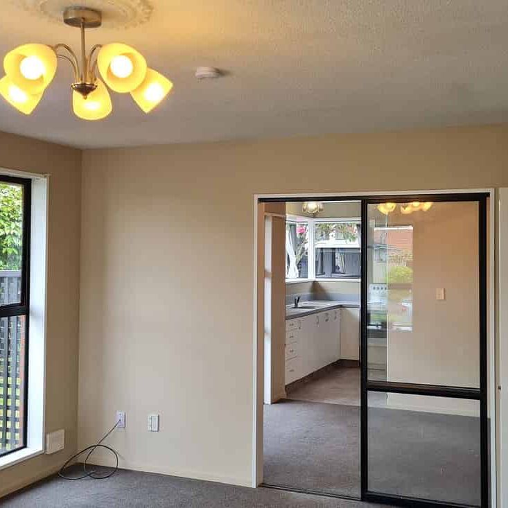 Lovely two bedroom house close to Northlands mall! - Photo 1