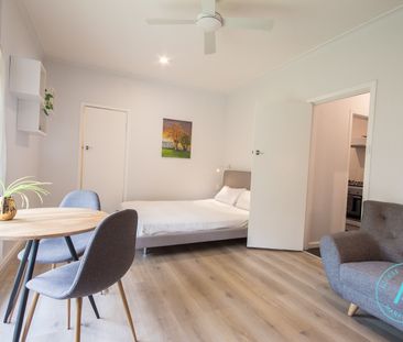 Top Floor Studio For Rent in West Perth – Fully Furnished & Equipped - Photo 1