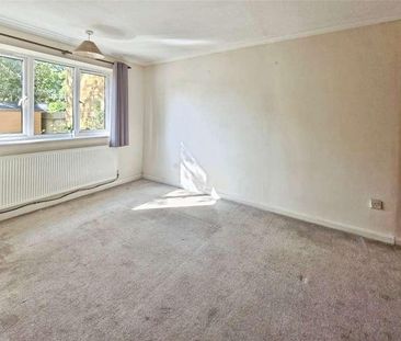 Runnymede, Fareham, Hampshire, PO15 - Photo 1