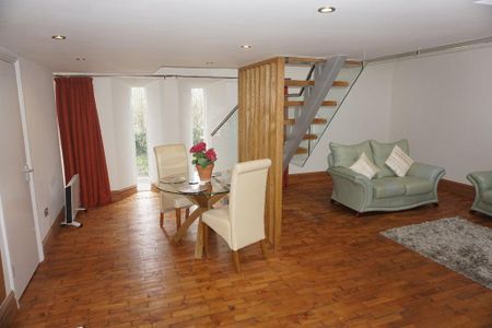 1 bedroom barn conversion to rent - Photo 5