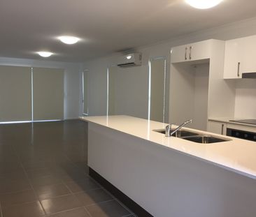 TERRIFIC TOWNHOUSE! APPLY NOW! - Photo 6