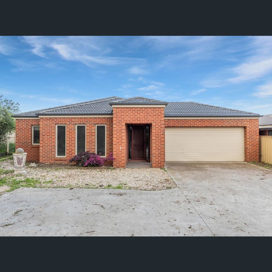 35 Black Street, Long Gully, Vic 3550 - Photo 1