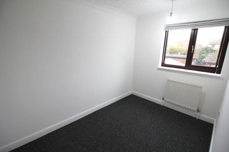 4 bedroom detached house to rent - Photo 3