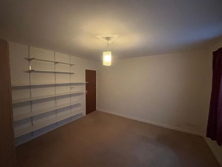 4 BED House To rent - Photo 5