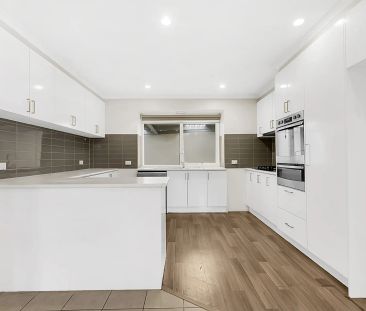 Beautiful Family Home with Pool & Studio in a Quiet Craigieburn Loc... - Photo 4