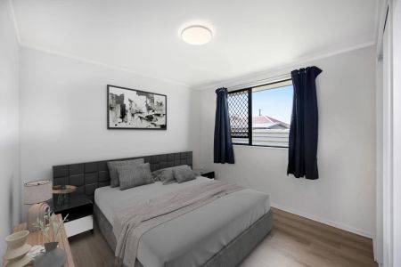 Excellent Family Home! - Photo 2