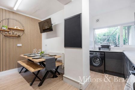 1 bedroom in a house share to rent - Photo 4