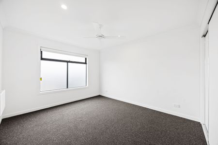 Contemporary Living in Mickleham - Photo 2