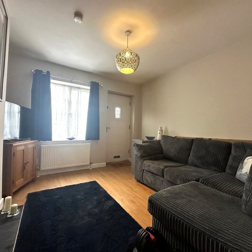 2 bedroom terraced house to rent - Photo 1