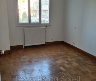 Location Appartement 3 pièces 80m² TOULON 83000 - Photo 6