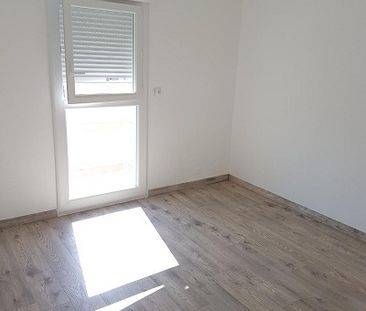 Location - Appartement T2 de 47 m² avec loggias, parking privatif e... - Photo 1