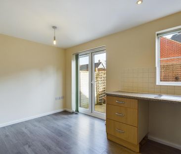 3 bedroom semi-detached house to rent - Photo 1