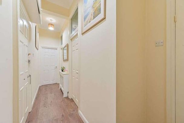 Foxgrove Road, Beckenham, BR3 - Photo 1