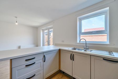 4 bedroom detached house to rent - Photo 5