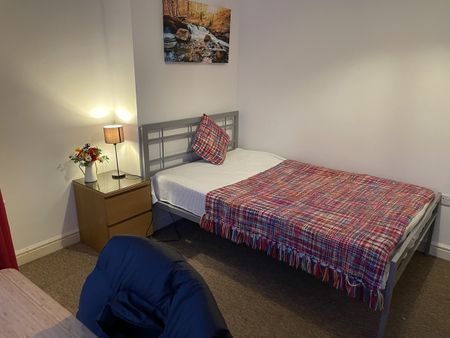 Room in a Shared House, Leda Ave, BS14 - Photo 4