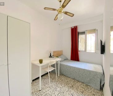 Avenida de Sánchez Pizjuán, Sevilla, Andalusia 41009 - Photo 3