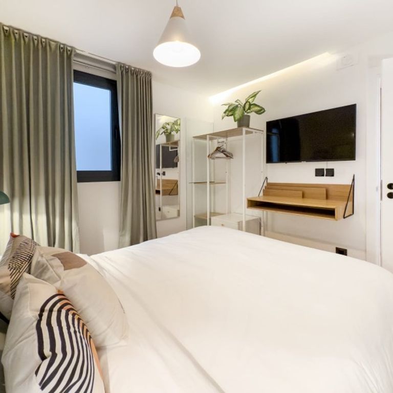 2 room luxury penthouse for rent in Barcelona, Catalonia - Photo 1