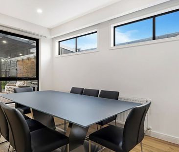 8A Biscop Road, MOORABBIN, VIC - Photo 2