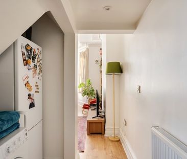 1 Bed Flat - Photo 4