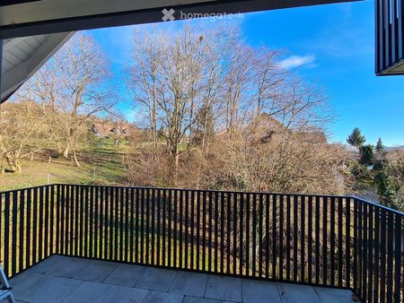 Grosszügige 4.5-Zimmer-Dachwohnung mit Balkon in Oberweningen - Foto 3