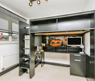3 bedroom semi-detached house to rent - Photo 5