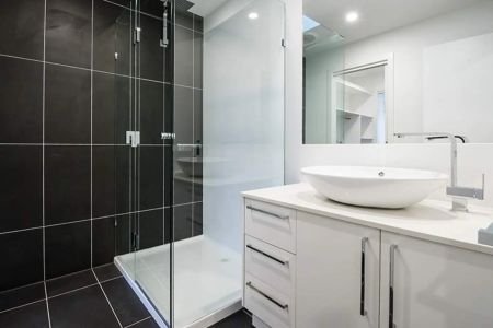 MODERN TOWNHOUSE | CONVENIENT LOCATION! - Photo 4