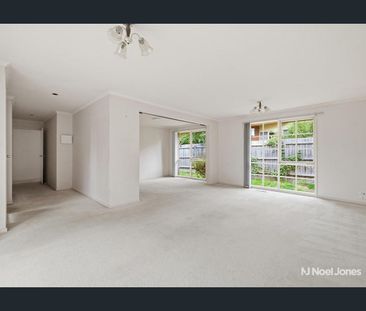 Easy-Care Living in a Convenient Ringwood Setting - Photo 1