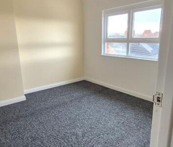 71 Upper Newtownards Road, Belfast, BT4 3HT - Photo 6