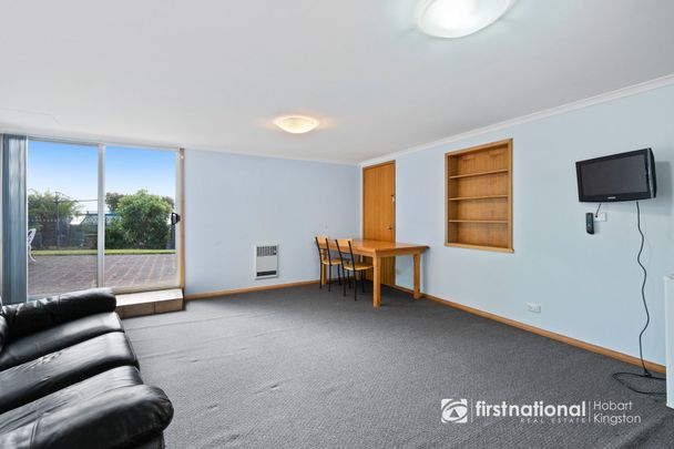 1 Bedroom Flat in Popular Location - Photo 1