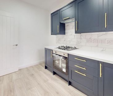 4 bedroom flat to rent - Photo 4