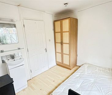 5 bedroom house to rent Brendon Avenue, Luton, Bedfordshire, LU2 - Photo 4