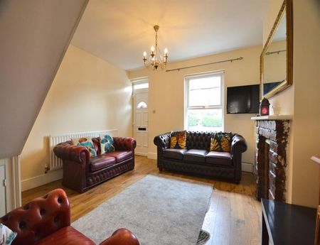 2 Bedroom Terraced To Let - Photo 3