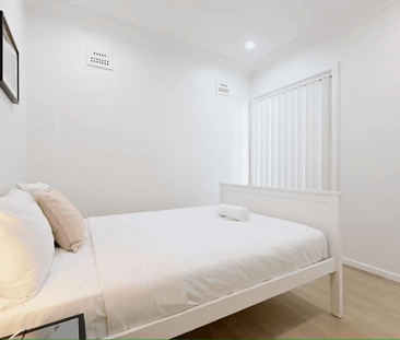 Fully Furnished Family Home 4 Rooms | Walk to Station | Spacious & ... - Photo 2