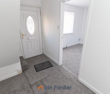 3 Bedroom House - Semi-Detached - Photo 3