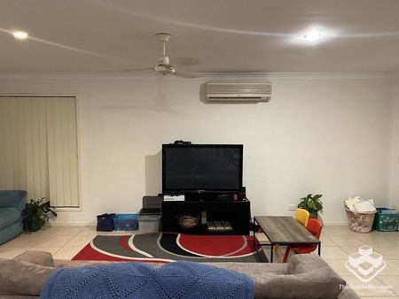 Spacious 3 bedroom house in great location - Photo 3