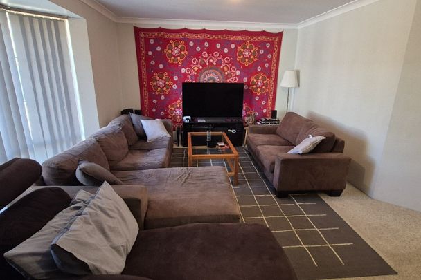 Bibra Lake - Photo 1