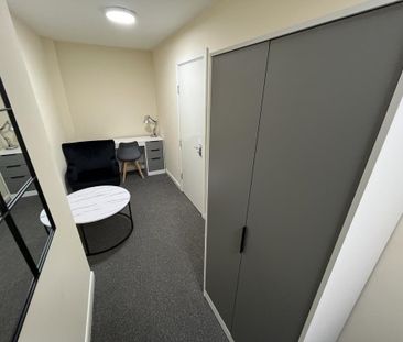 1 bedroom in a house share to rent - Photo 4