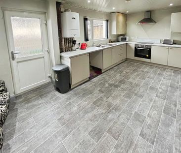 5 Craig Crescent, Lisburn, BT28 1HB - Photo 2