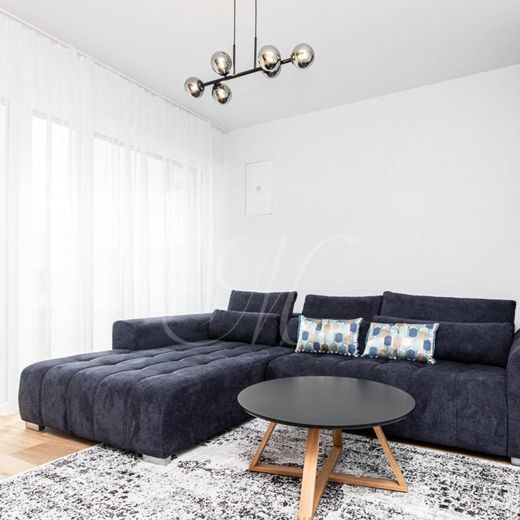 METROPOLITAN │Luxusný 4-izbový byt na golfe v Hrubej Borši - Fotografia 1