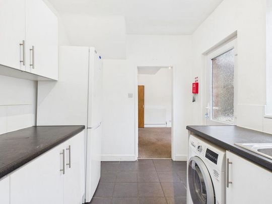 3 bedroom terraced house to rent - Photo 1