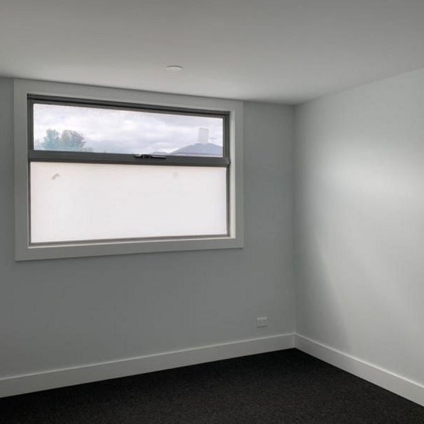 TOWNHOUSE WITH MODERN FINISHES - Photo 1