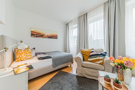 City-Residence: Großzügiges und neu möbliertes Apartment in begehrter Stadtteillage - Photo 3