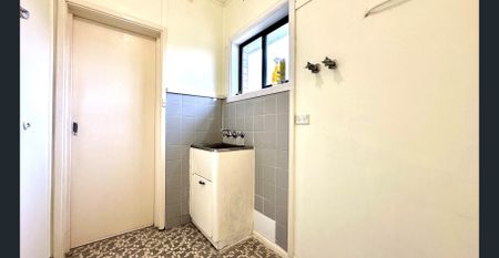 Family Home - Photo 4