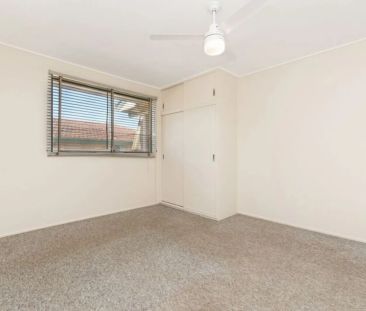 Unit 2/32 Barnes Avenue, - Photo 4